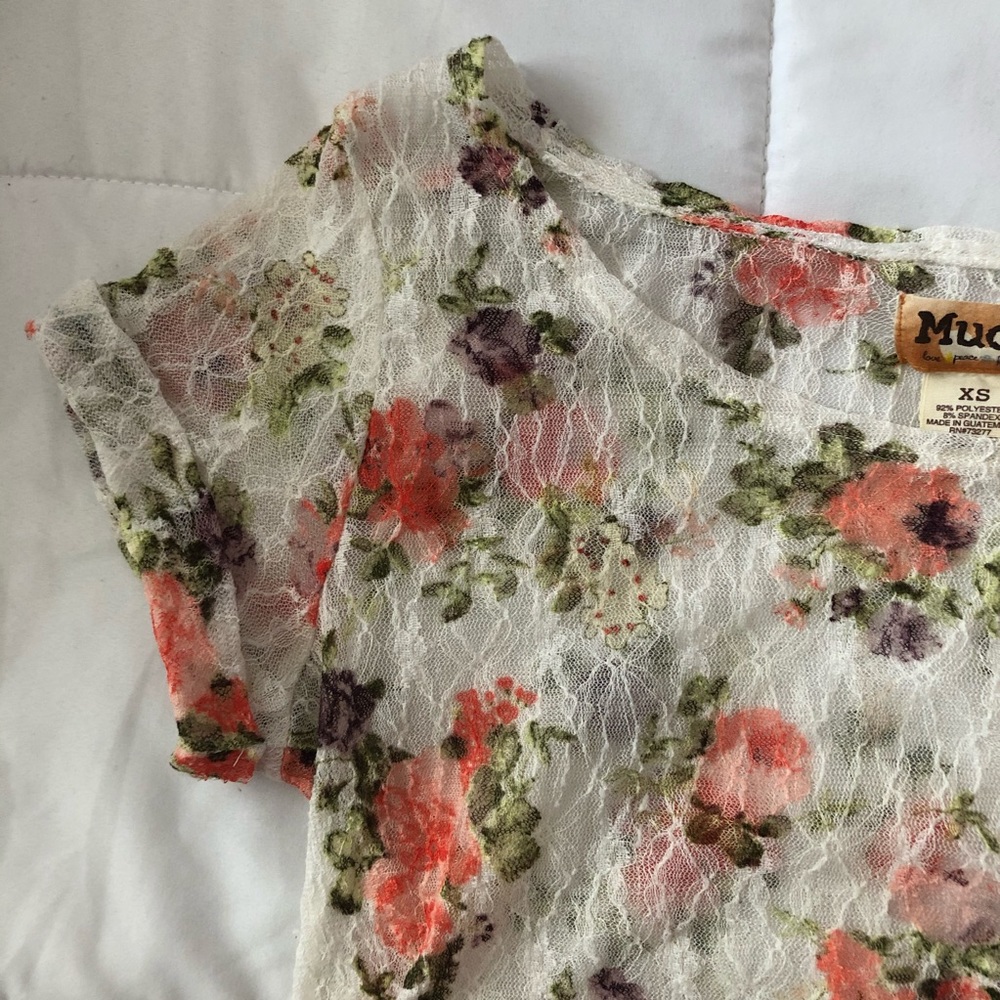 Floral lace top